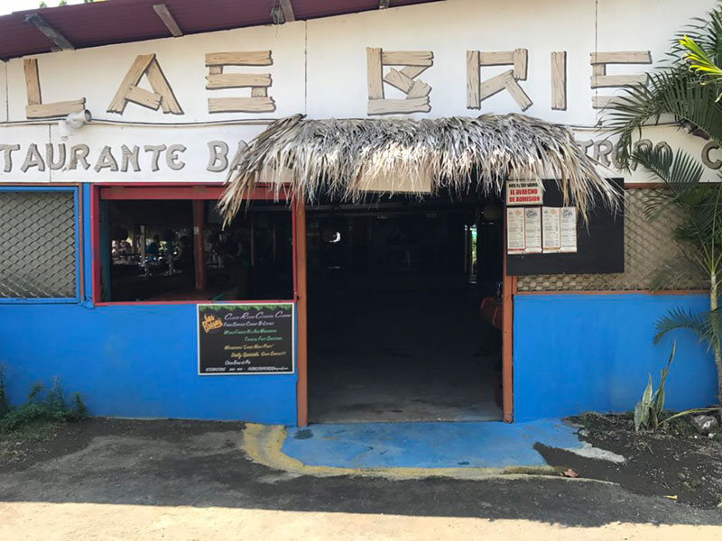 a beach front bar/restaurant in Potrero