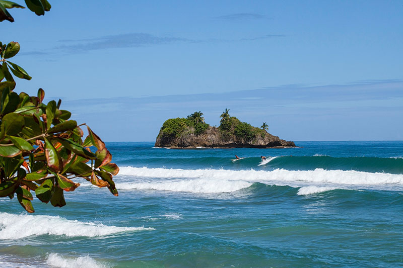 spectacular beach for surfers in costa rica