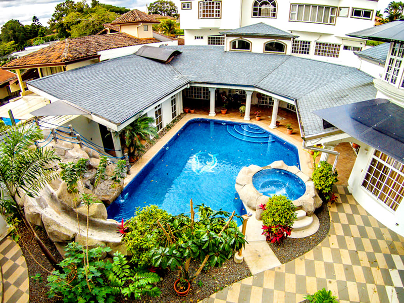 pool at Hotel Alameda Cariari