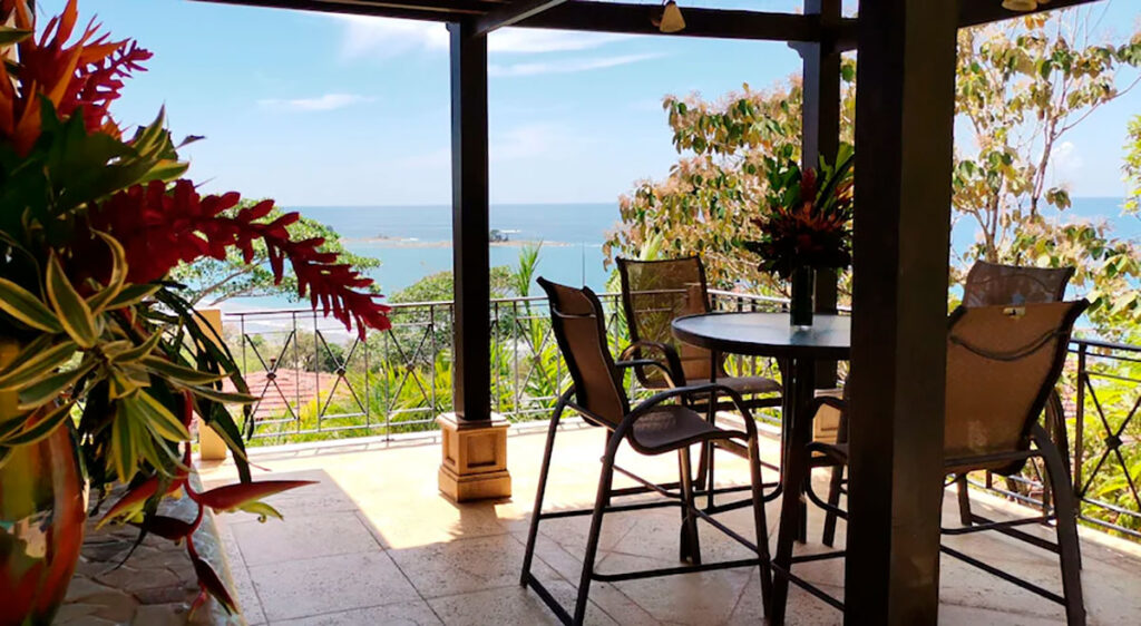 Villa Tranquila, a vacation rental with ocean views in Dominicalito, Costa Rica